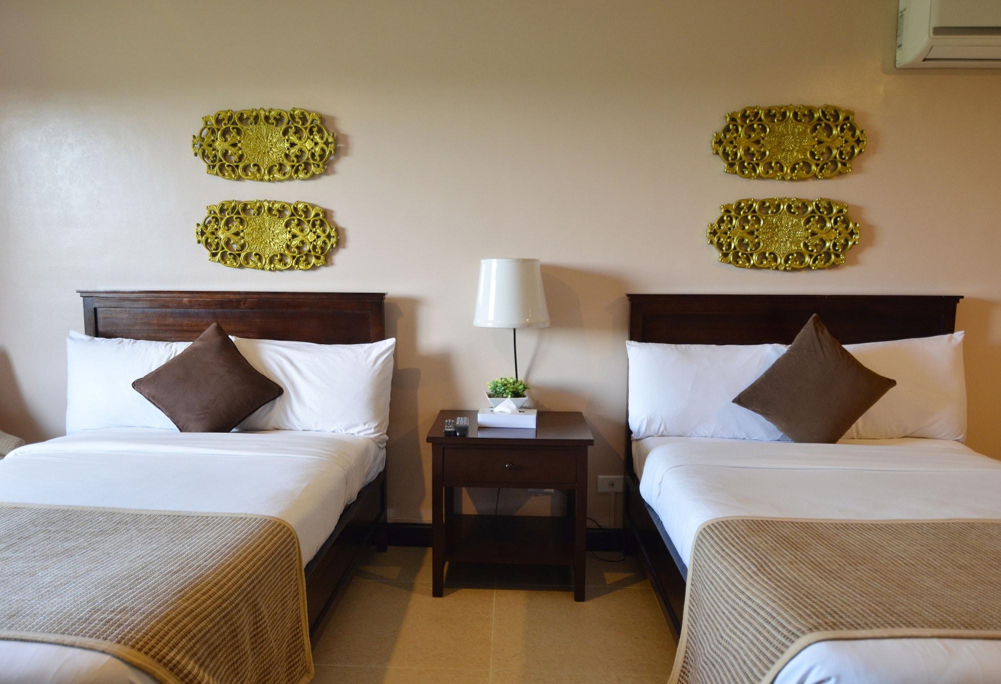 Crosswinds Resort Suites Тагайтай Экстерьер фото
