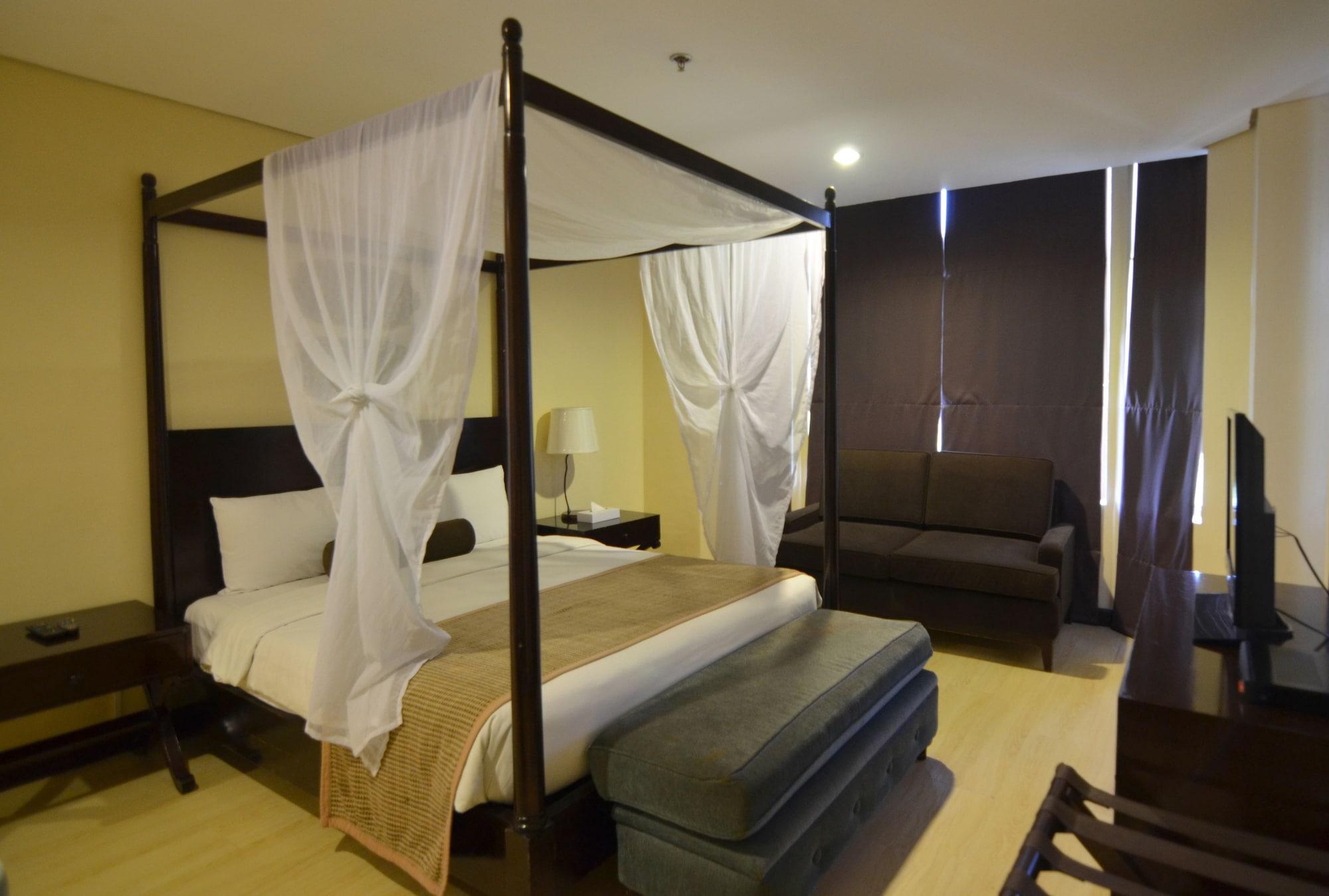 Crosswinds Resort Suites Тагайтай Экстерьер фото