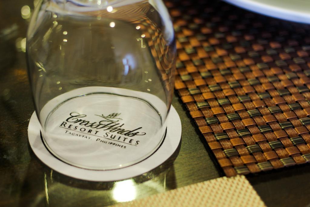 Crosswinds Resort Suites Тагайтай Экстерьер фото