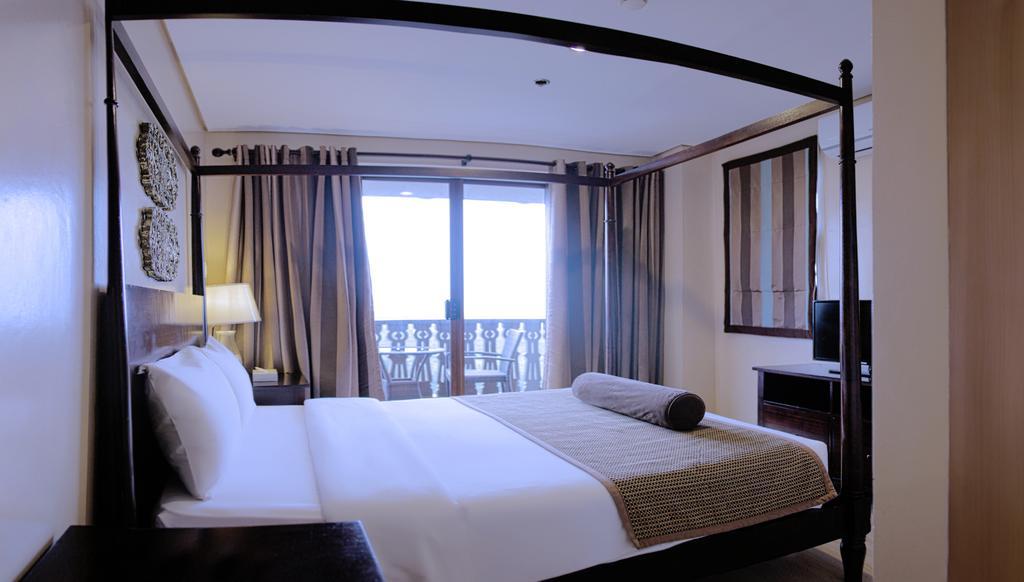 Crosswinds Resort Suites Тагайтай Экстерьер фото