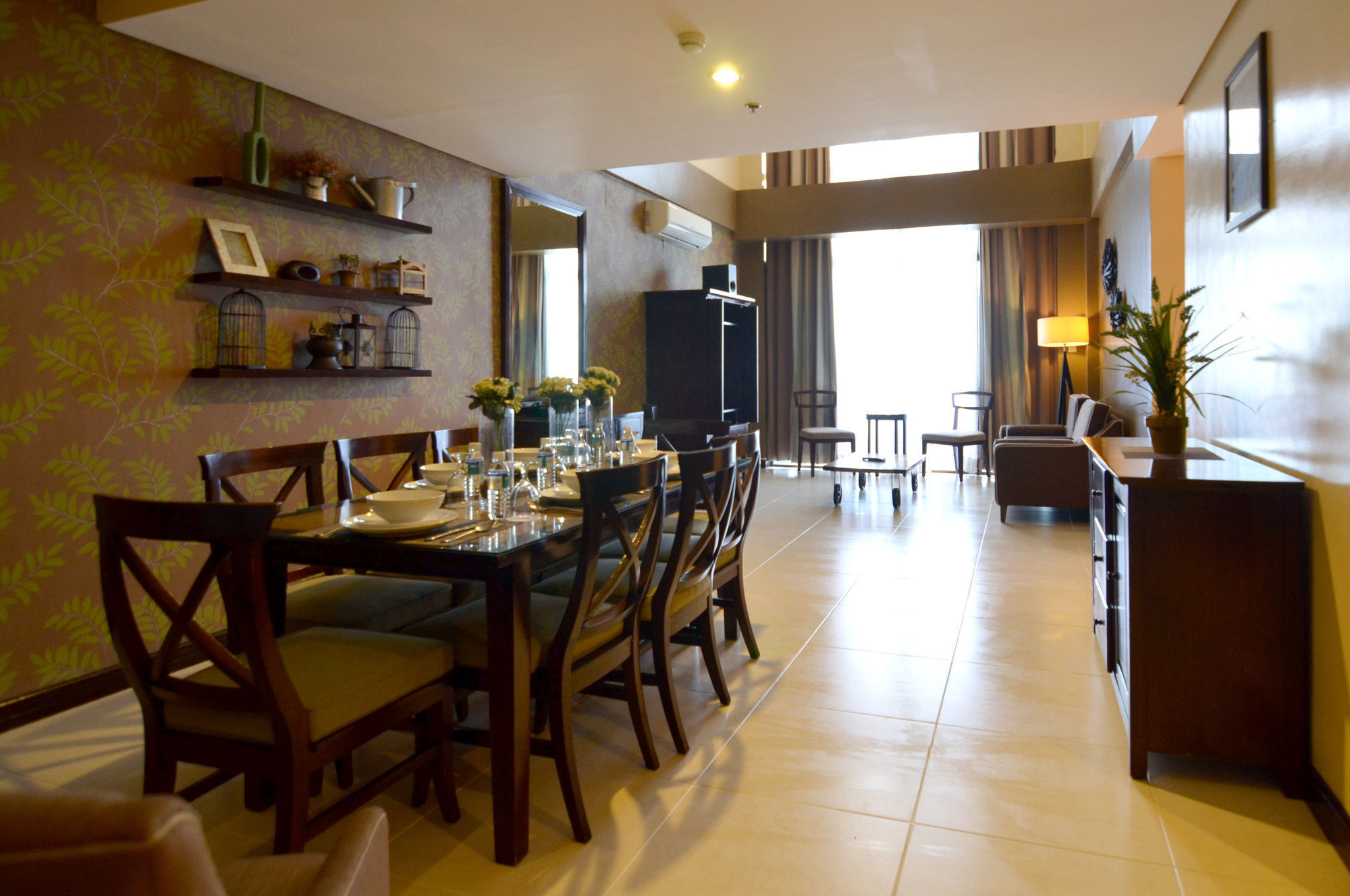 Crosswinds Resort Suites Тагайтай Экстерьер фото